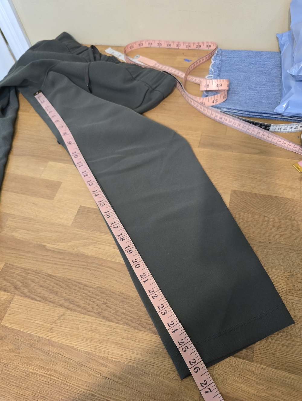Lululemon On The Fly Pant *Woven Dark Olive 8 - Picture 13 of 14